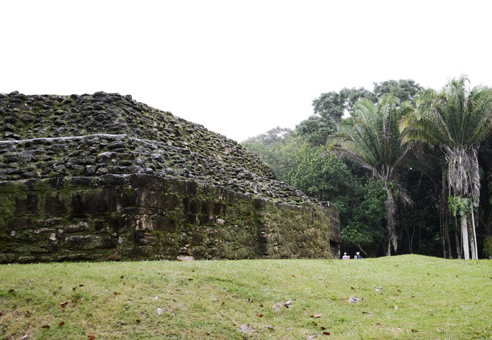 Xunantunich maya Cayo Belize © 2018 Resor och äventyr All rights reserved